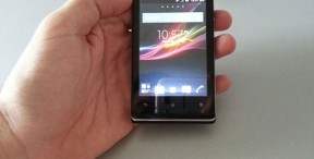 Na testu: Sony Xperia E (Unboxing video)