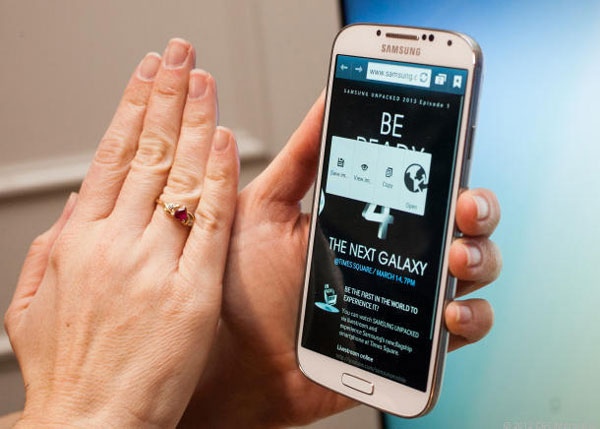 Galaxy-s4-air-gesture