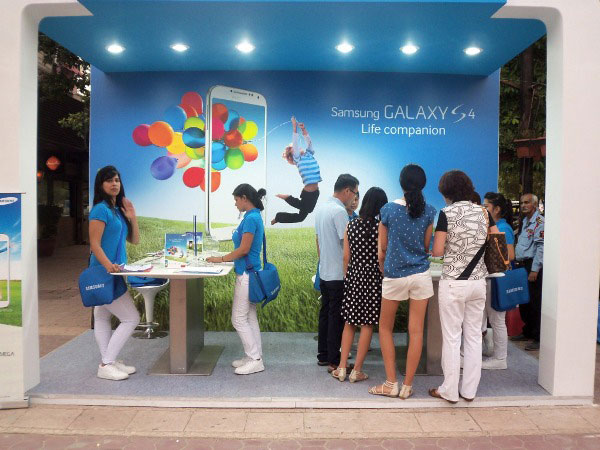 Samsung u 2013. drži trećinu smartphonea tržišta