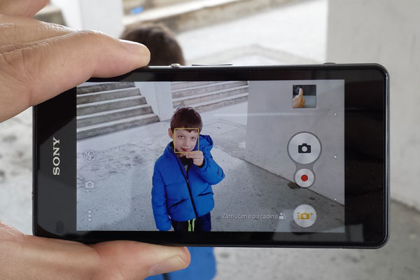 Sony Xperia Z1 Compact recenzija zaslon kamera