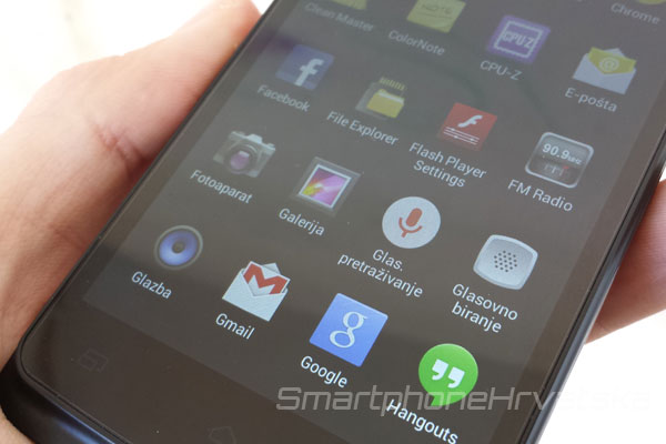 Xenon C452 recenzija zaslon