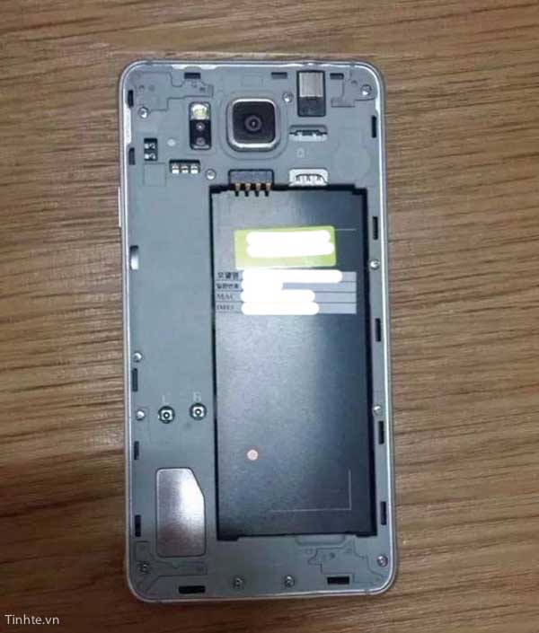 Samsung Galaxy Alpha iPhone 6 killer (7)