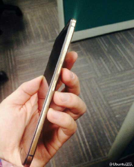 New-photos-that-allegedly-show-the-silvergold-One-M9-Plus-images-showing-the-black-version-are-also-included-(1)