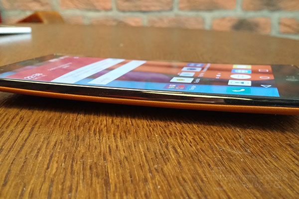 lg-g4-recenzija-zaslon-zakrivljen