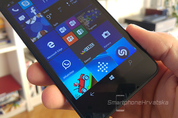 lumia-550-recenzija-ZASLON