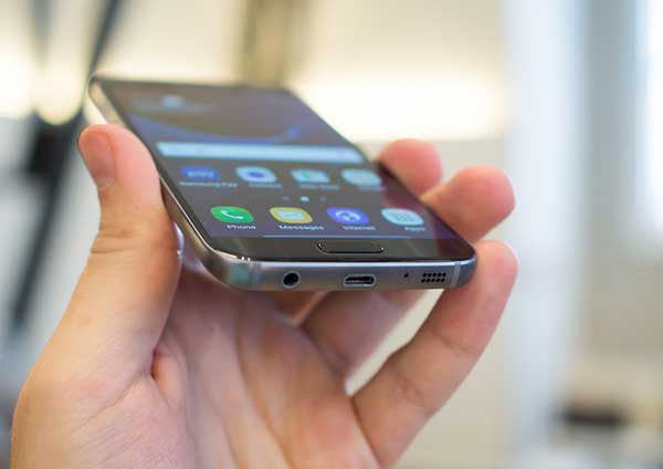 galaxy-s7-bototm-front-angle