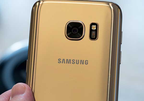 galaxy-s7-edge-gold-back-upper