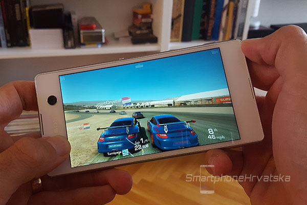 XPERIA M5 RECENZIJA