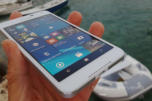 LUMIA-650-RECENZIJA-ZASLON