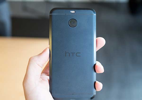htc-bolt-back-2