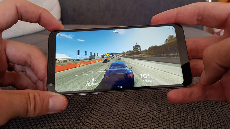 LG Q6 recenzija