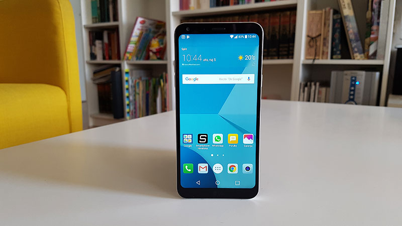 LG Q6 recenzija
