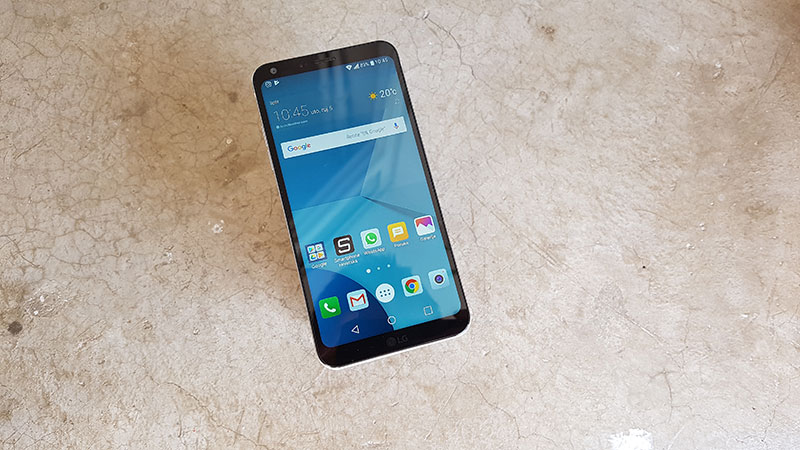 LG Q6 recenzija