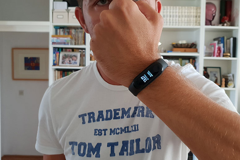 mi band 3 recenzija