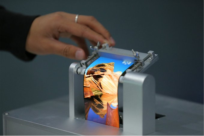Huaweiev izvršni direktor najavio njihov savitljivi 5G telefon za 2019.