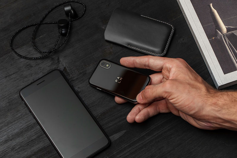 Palm predstavio minijaturni Android smartfončić