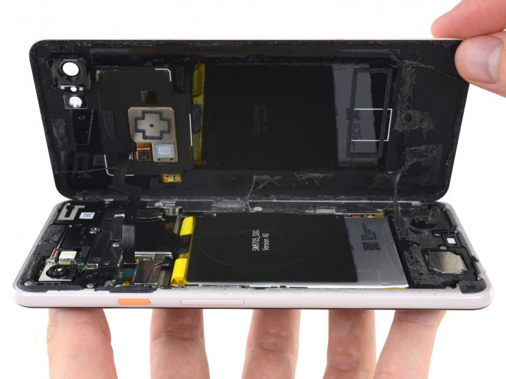 iFixit potvrdio Samsungov zaslon Google Pixela 3XL