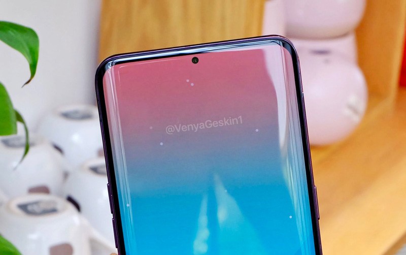 Galaxy S10 s otvorom u zaslonu, ultrazvučnim čitačem otisaka i trostrukom kameru