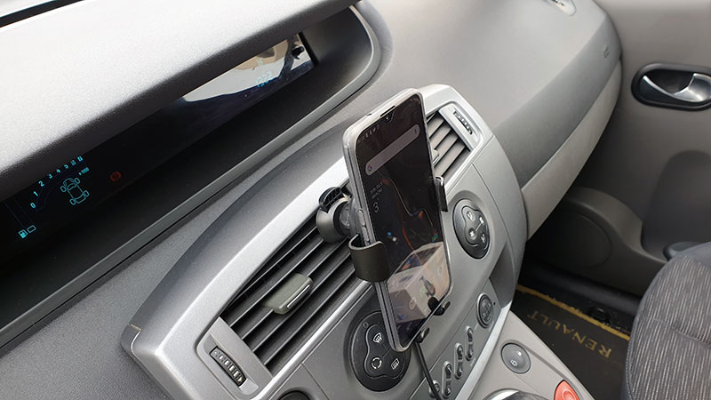 Baseus bežični auto punjač za smartphone [Recenzija + Giveaway!]