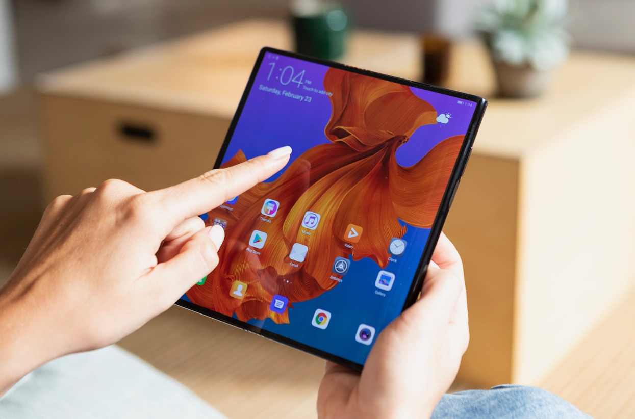 Huawei Mate X službeno vani