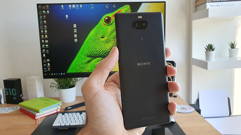 xperia 10 plus recenzija