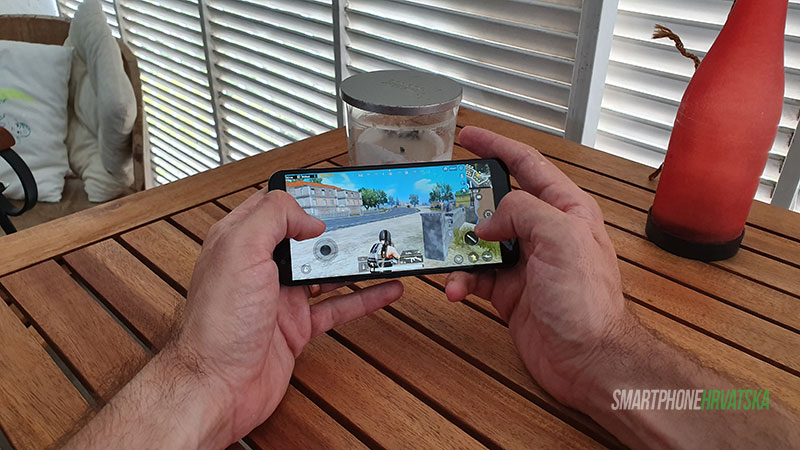 lg k40 recenzija