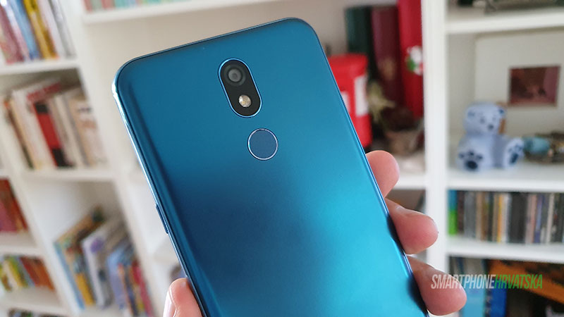 lg k40 recenzija