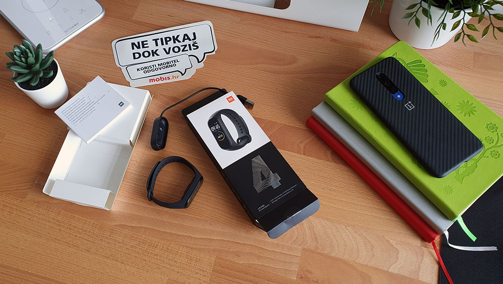 Xiaomi Mi Band 4 - Unboxing i prvi dojmovi