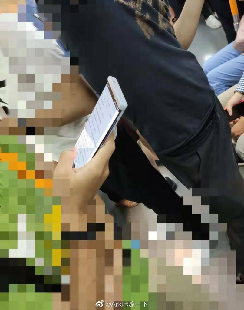 Mate 30 Pro waterfall zaslon