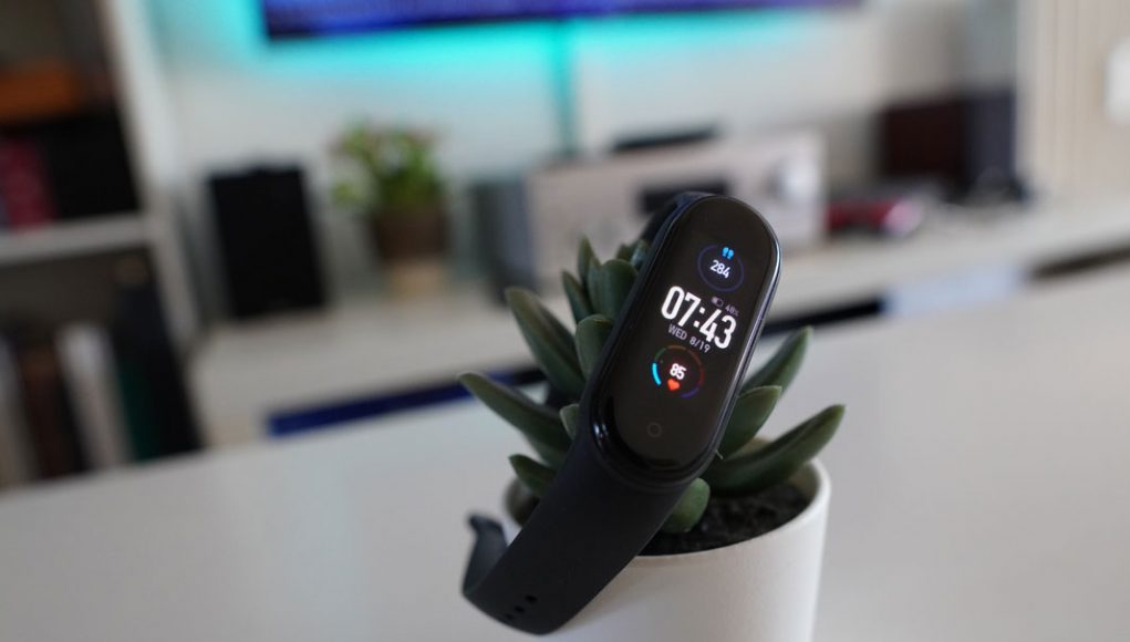 Xiaomi-Mi-Band-5-Recenzija-featured Xiaomi Mi Band Recenzija