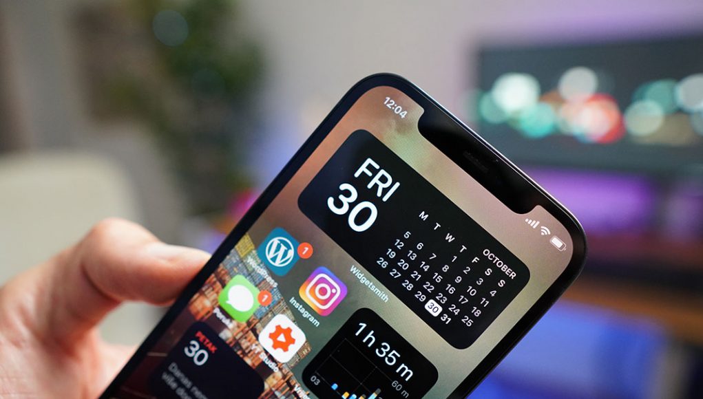 iphone-12-Recenzija-1 iphone 12 recenzija zaslon