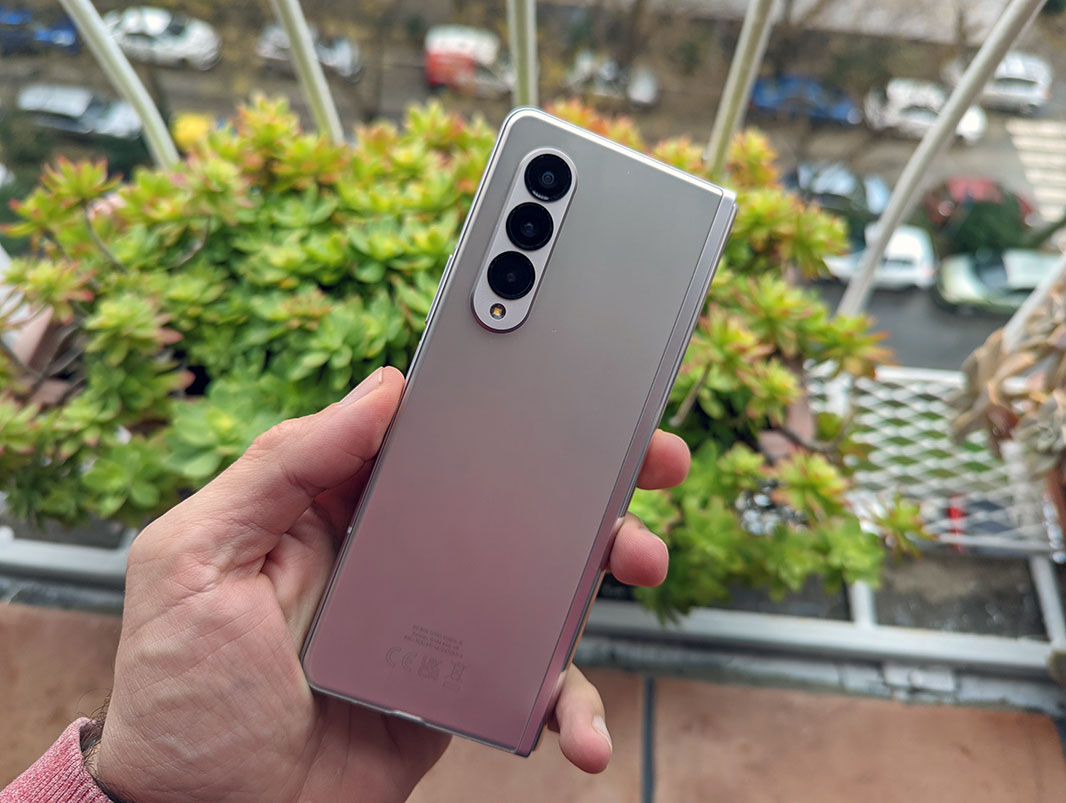 SAMSUNG GALAXY Z FOLD3