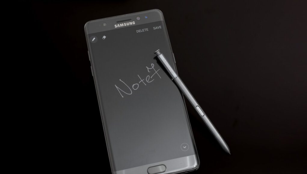SSprema li se neočekivan redizajn Galaxya S25 Ultra?prema li se redizajn Galaxya S25 Ultra, kakavom se niste nadali? Sprema li se neočekivan redizajn Galaxya S25 Ultra?