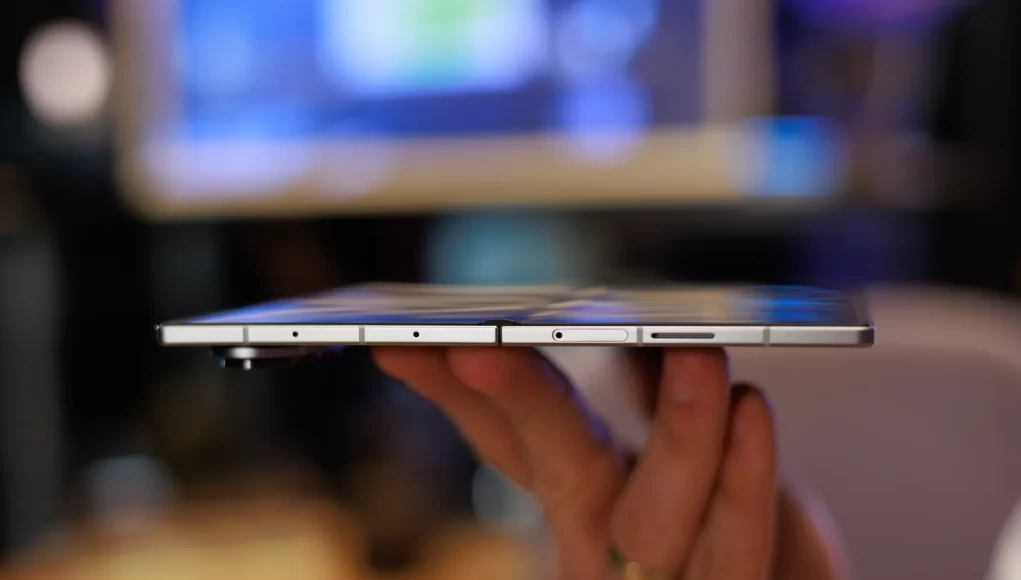Galaxy Z Fold 7 samsung se opet ruga appleu