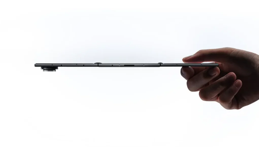 Samsung Galaxy T TriFold službeno3.jpg