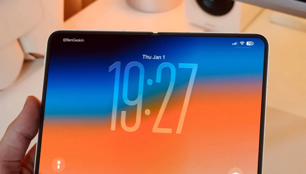 Foldable-iPhone-mid-Ben-Geskin