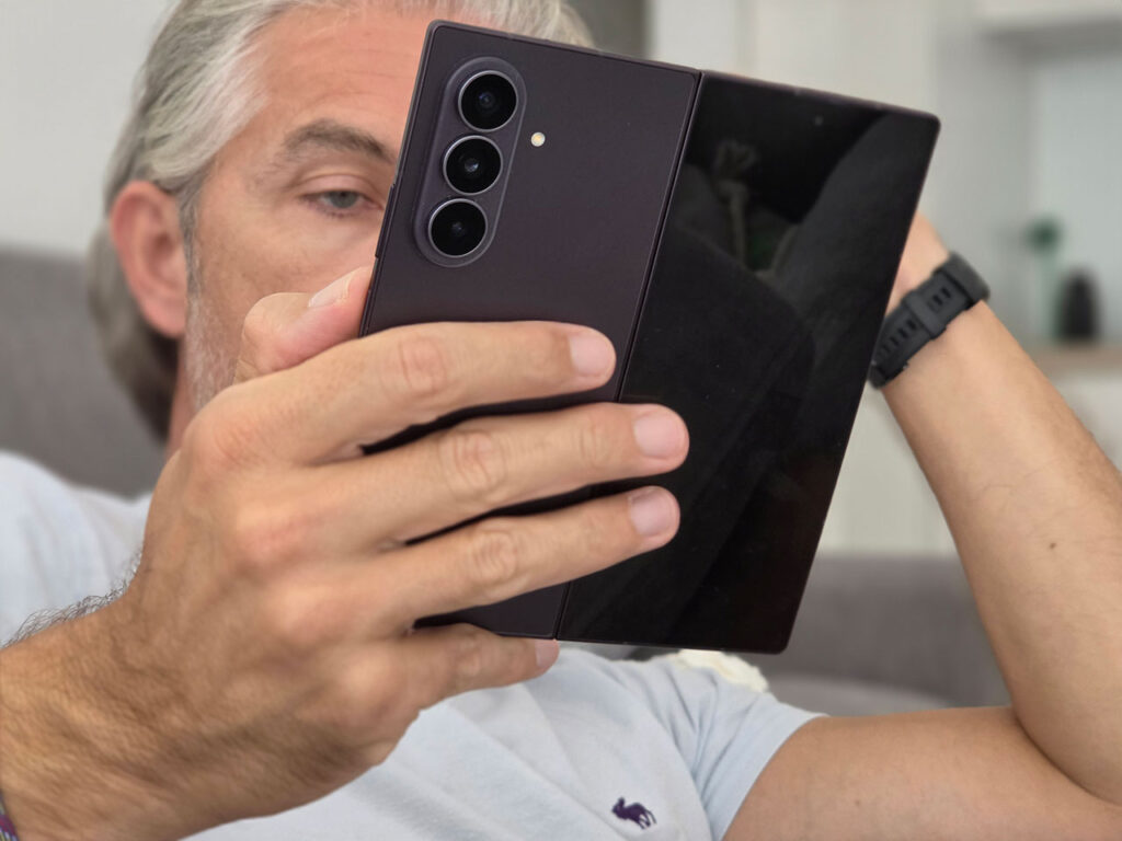 galaxy z fold 8 test review