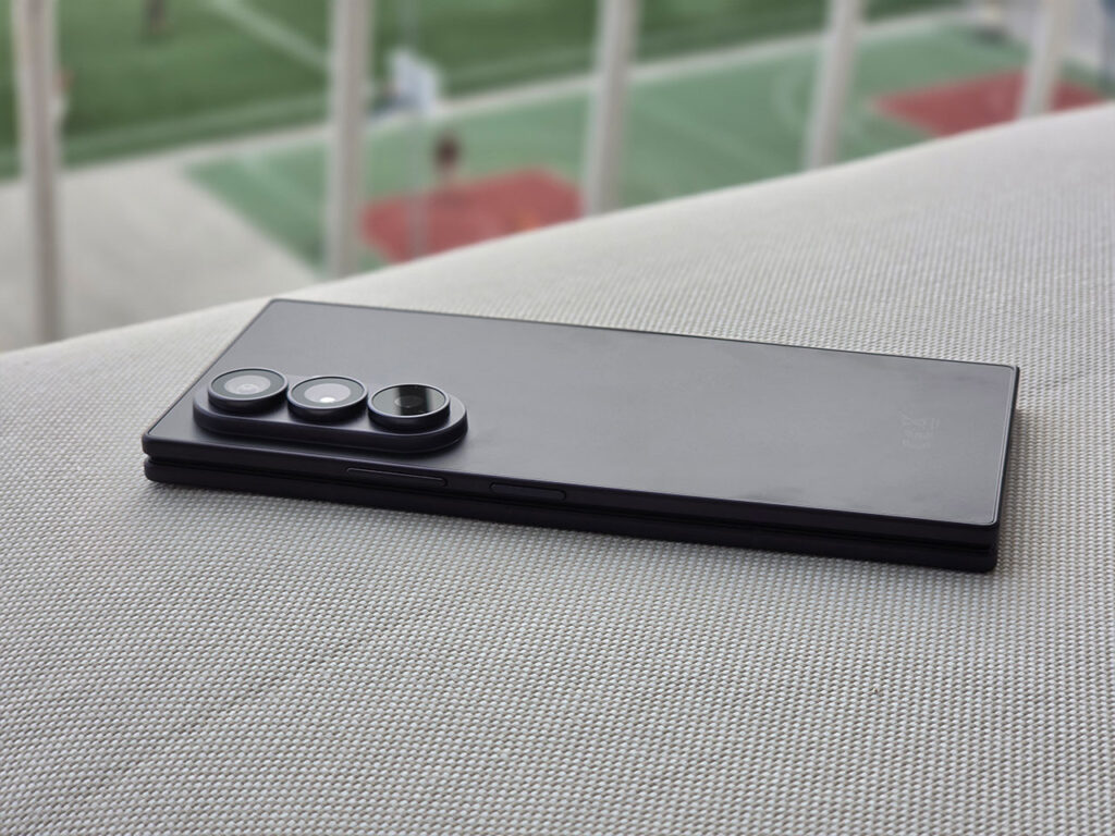 galaxy z fold 8 test review